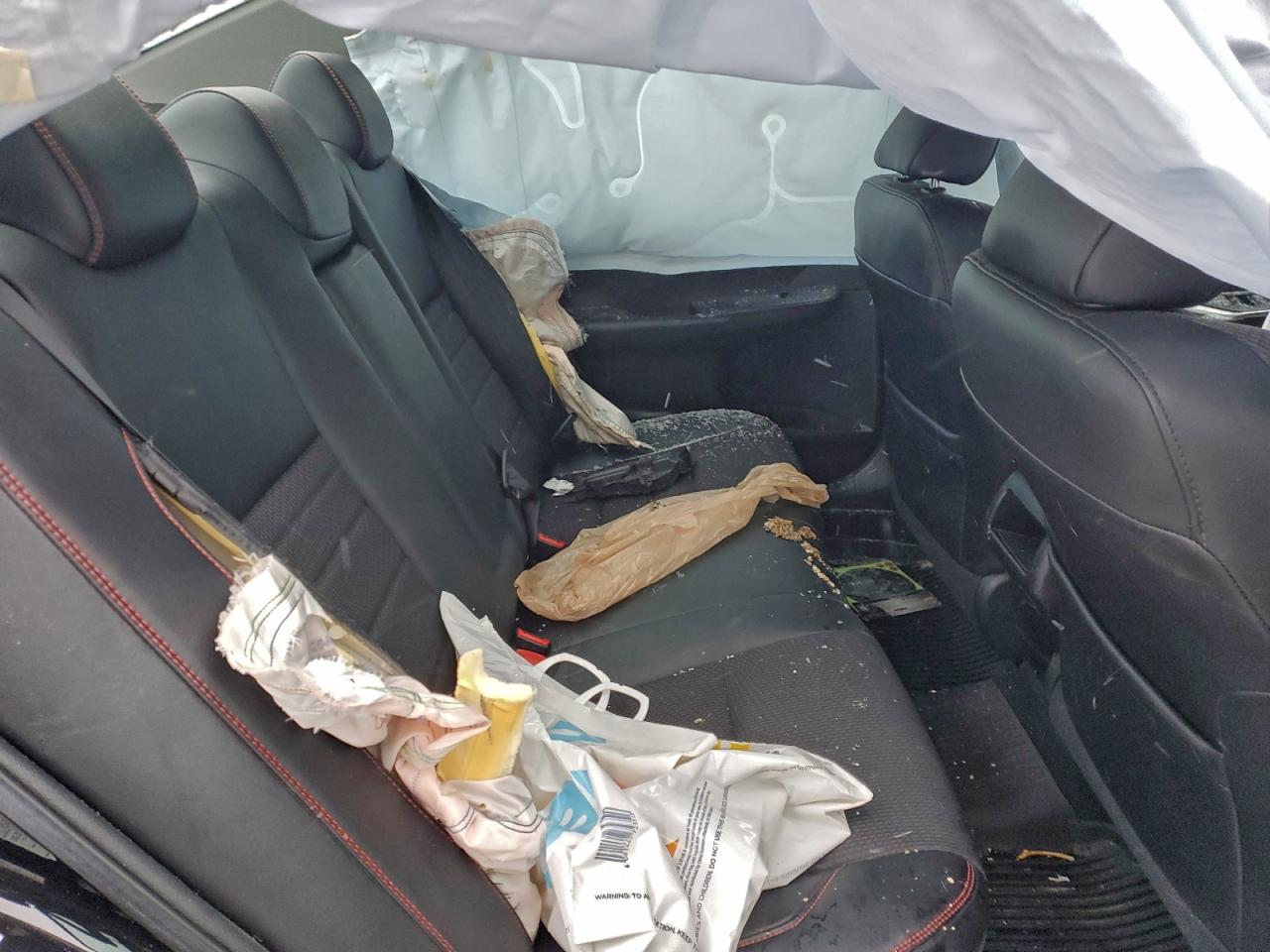 Toyota Camry Le Image 12