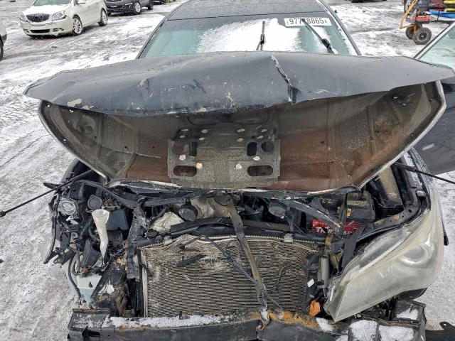 Toyota Camry Le Image 10