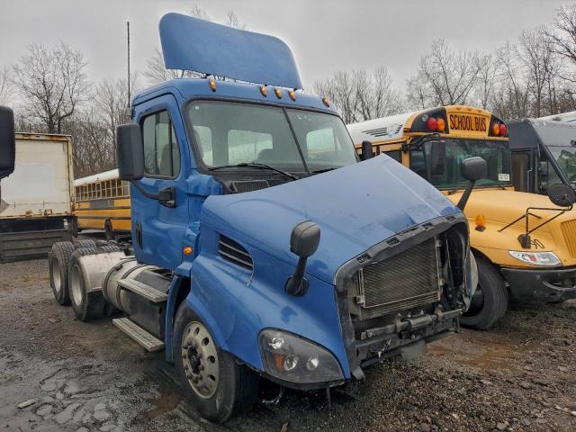 Freightliner Cascadia Image 8