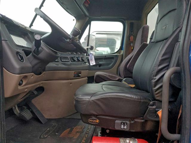 Freightliner Cascadia Image 3