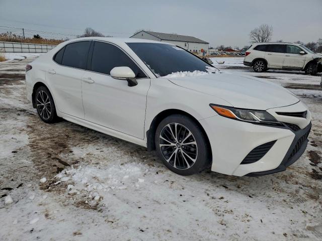 Toyota Camry L Image 2