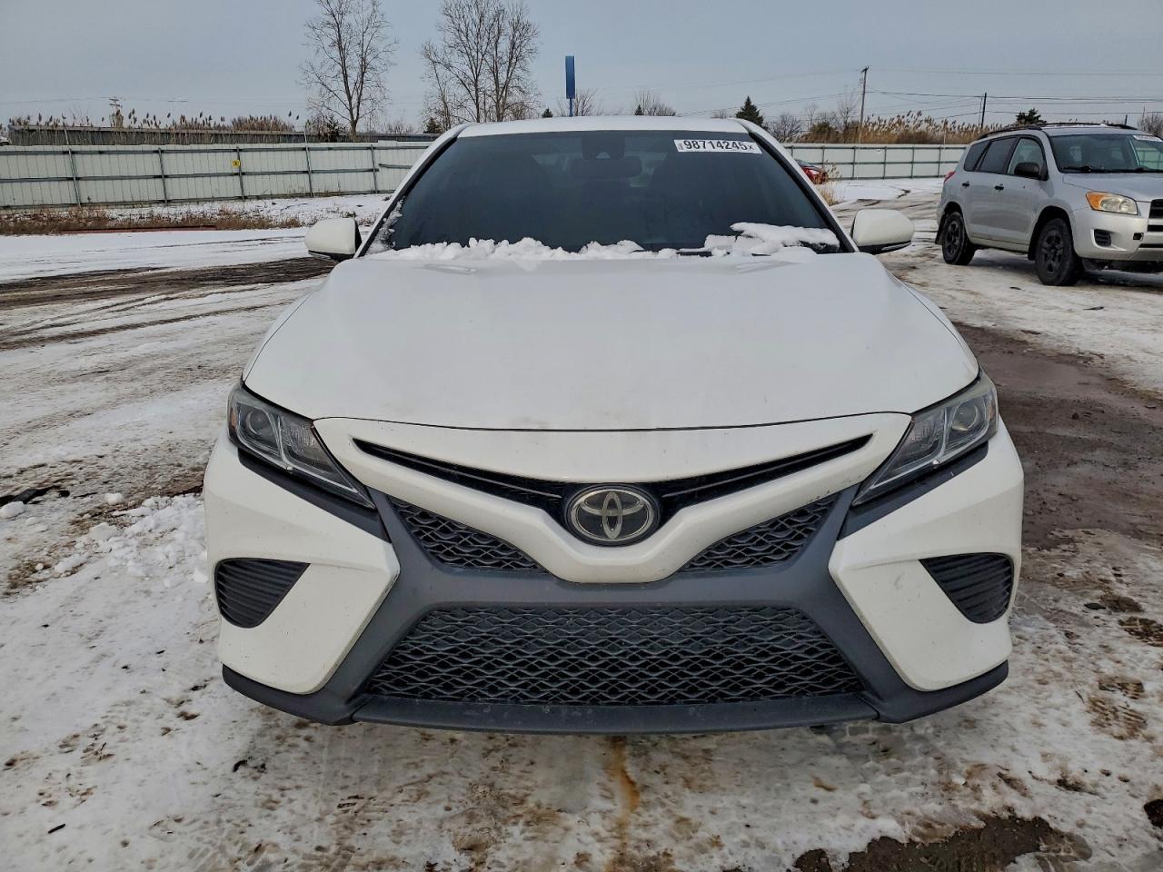 Toyota Camry L Image 3