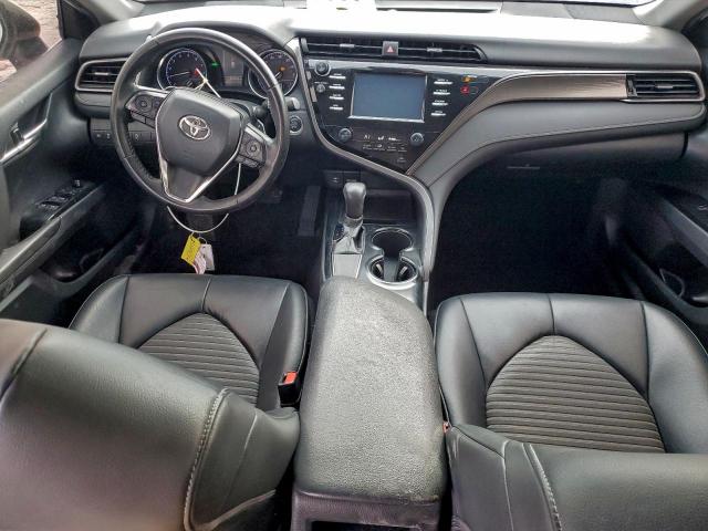 Toyota Camry L Image 6
