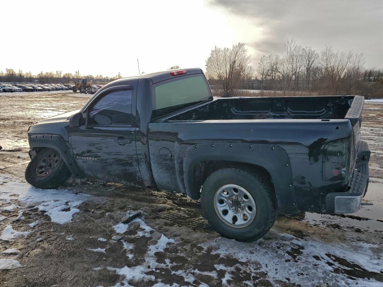 Chevrolet Silverado K1500 Image 3