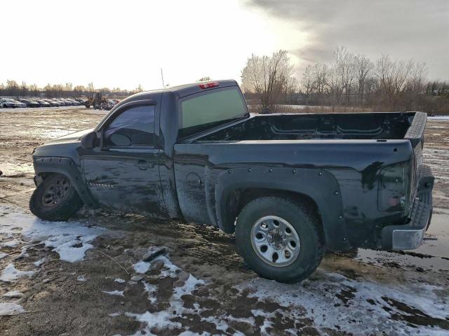 Chevrolet Silverado K1500 Image 3