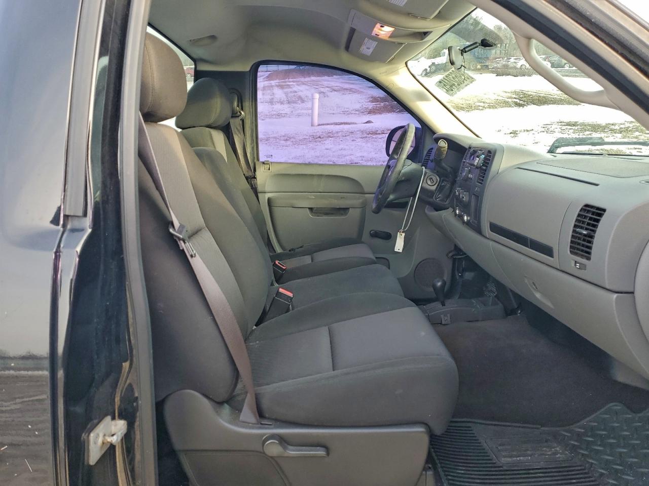 Chevrolet Silverado K1500 Image 8