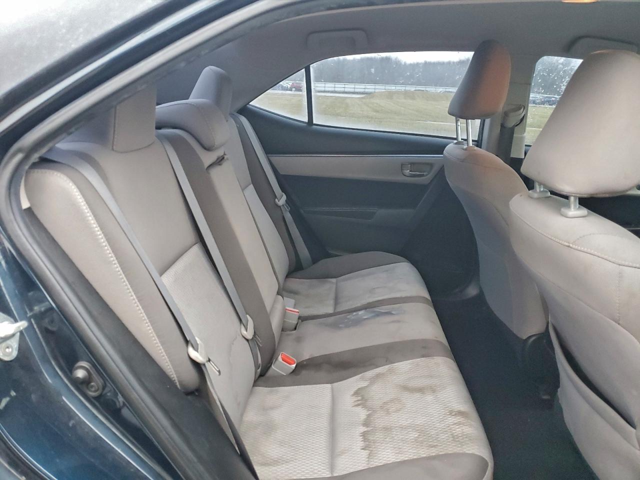 Toyota Corolla L Image 9