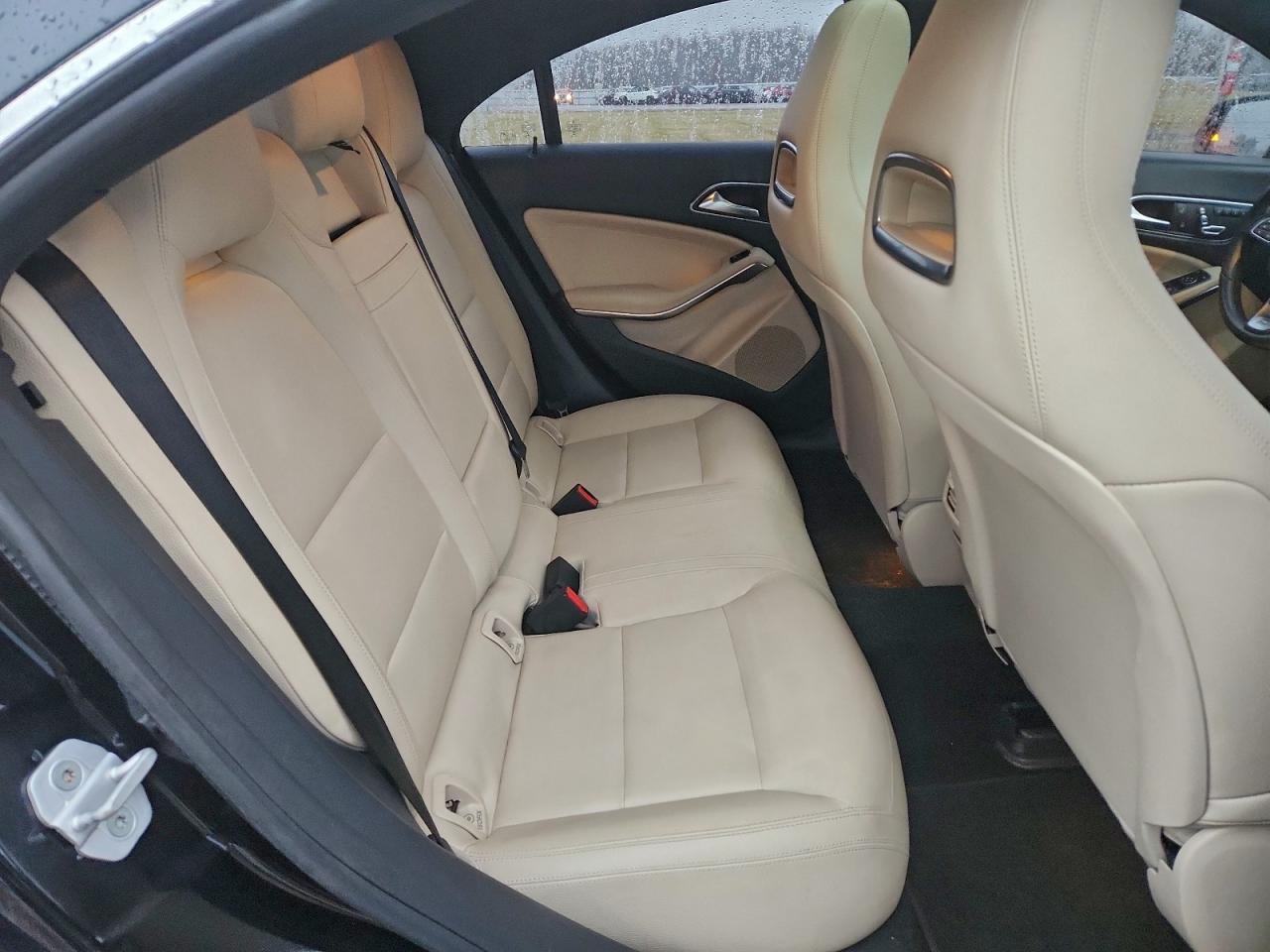 Mercedes-Benz Cla-class 250 4matic Image 12