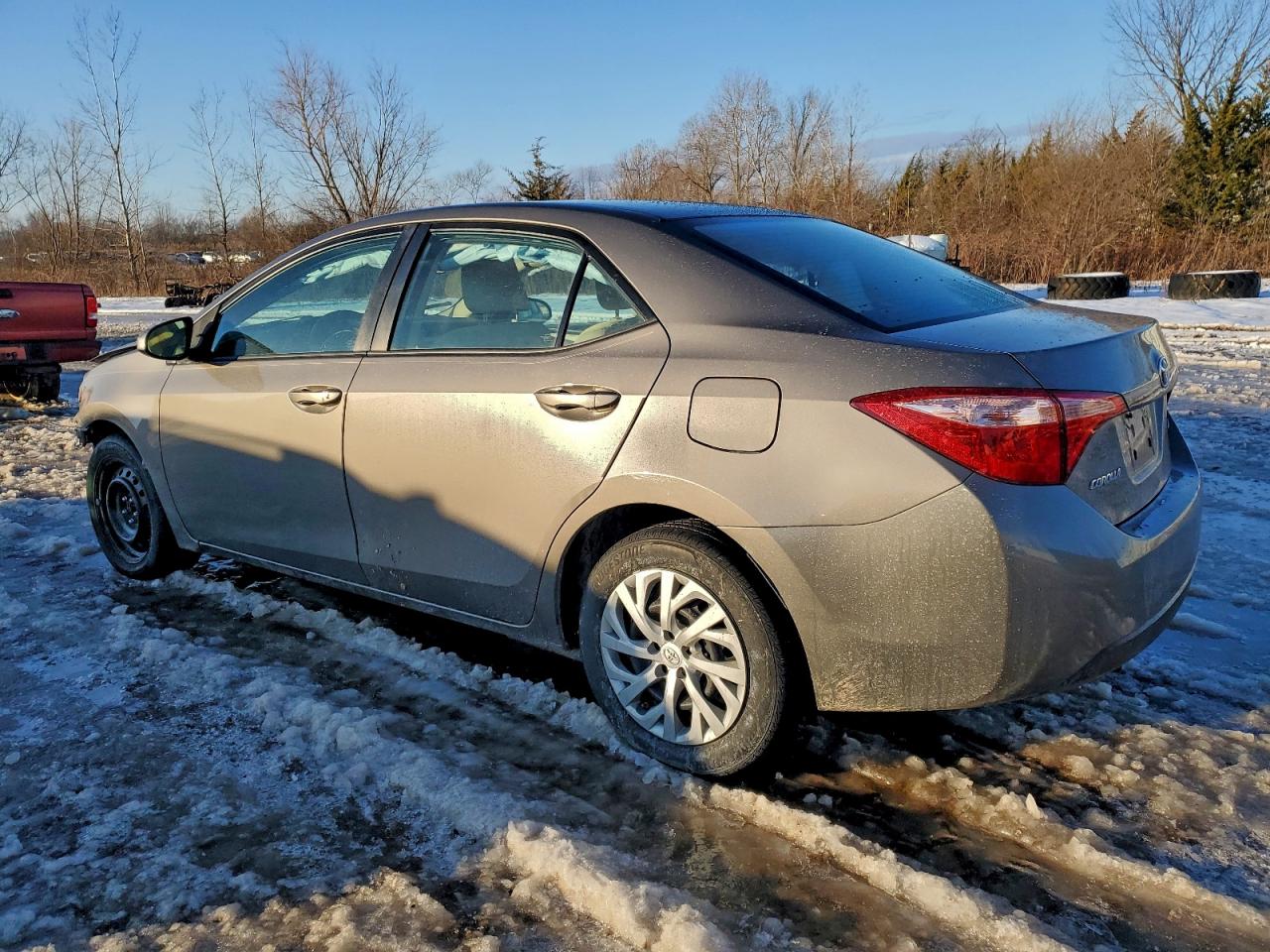 Toyota Corolla L Image 3