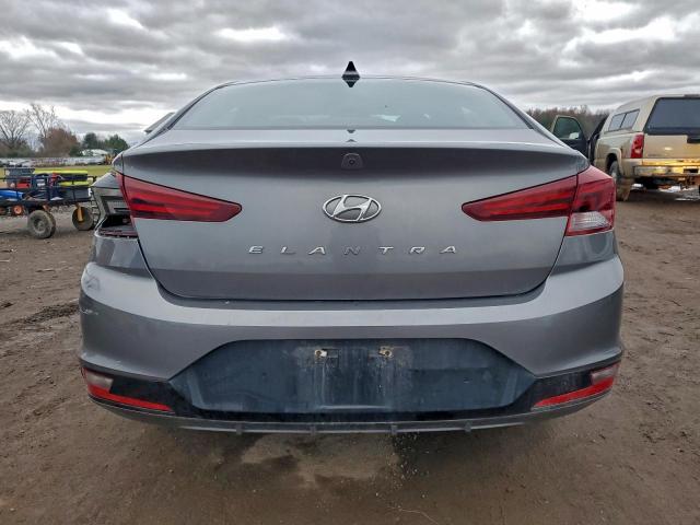 Hyundai ELANTRA Sel Image 12