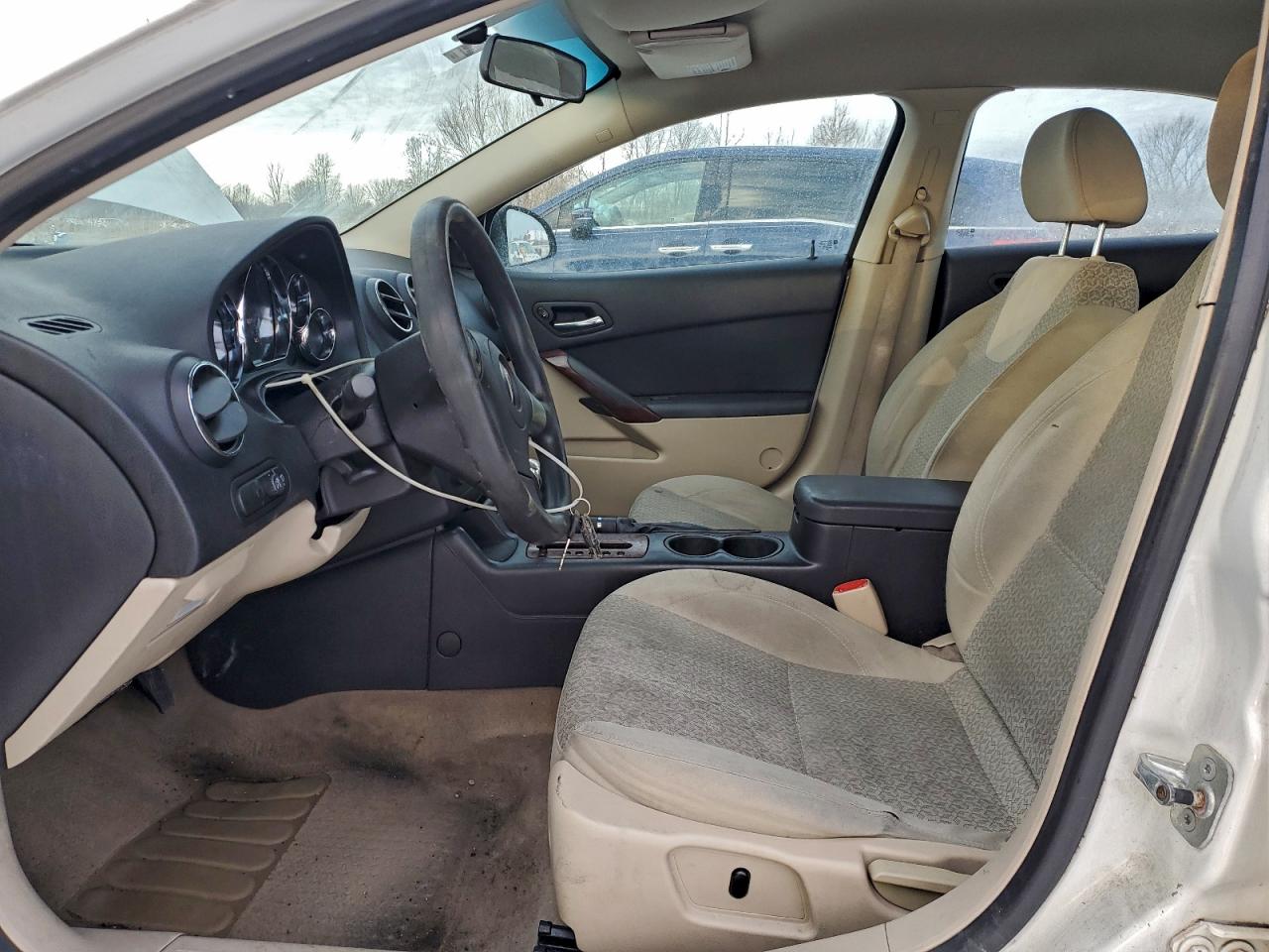 Pontiac G6 Base Image 7