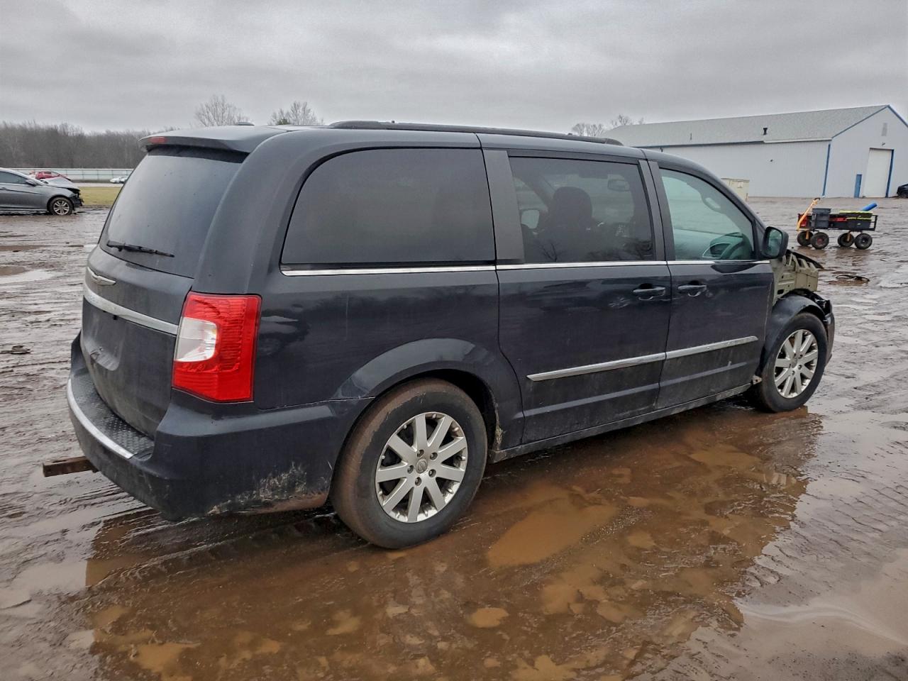 Chrysler Minivan Touring Image 4