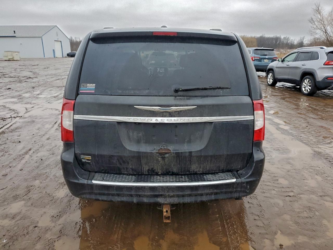 Chrysler Minivan Touring Image 10