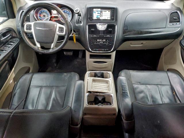 Chrysler Minivan Touring Image 7