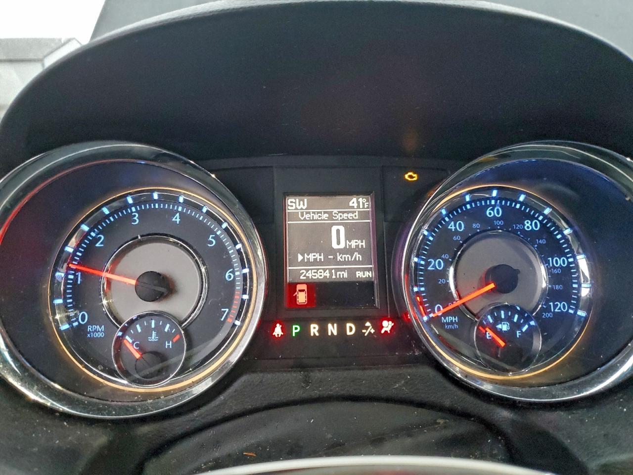 Chrysler Minivan Touring Image 8