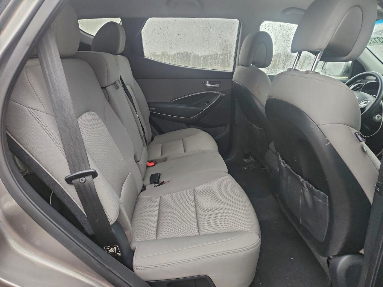 Hyundai SANTA FE Image 12