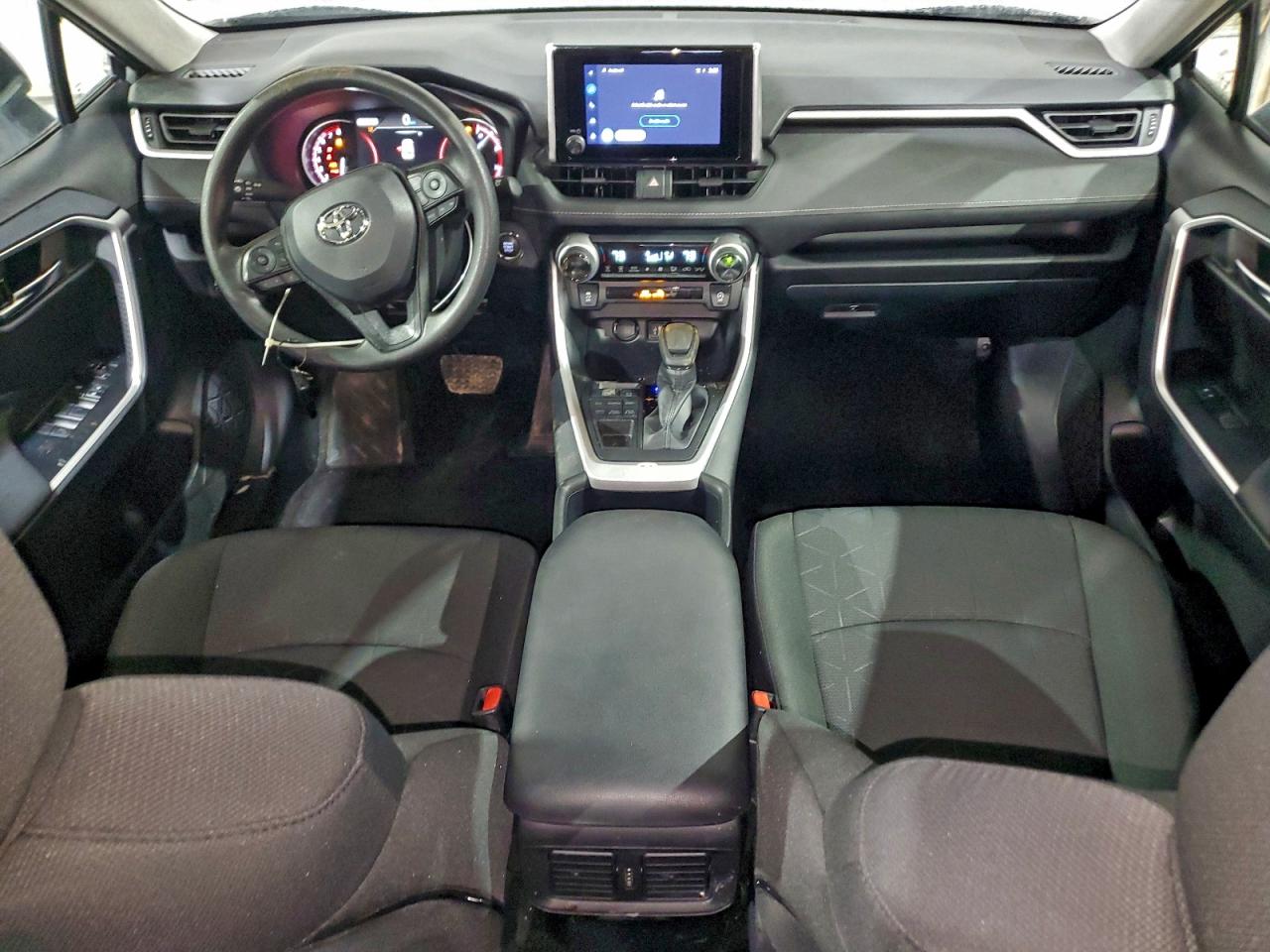 Toyota RAV4 Xle Image 12