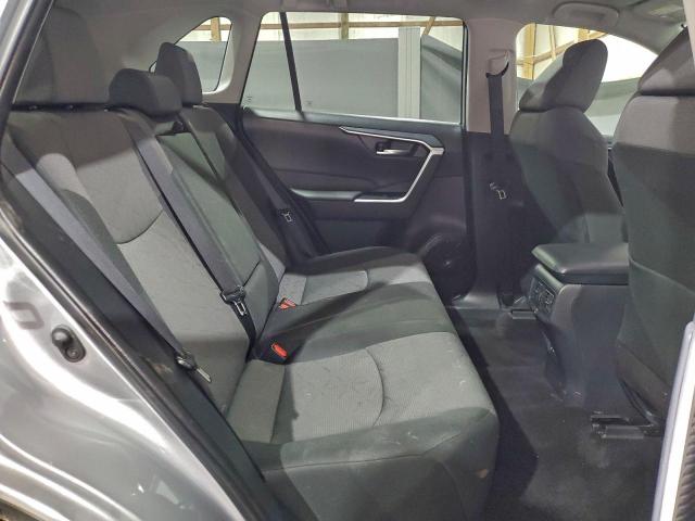 Toyota RAV4 Xle Image 11