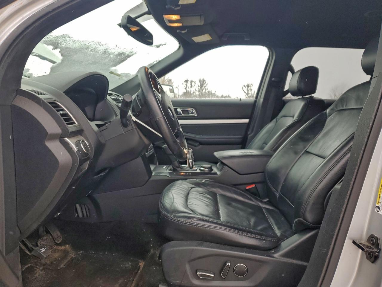 Ford Explorer Xlt Image 10