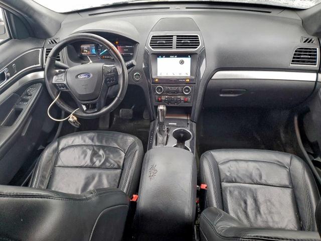 Ford Explorer Xlt Image 2