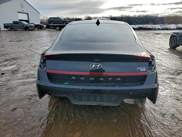 Hyundai SONATA Hybrid Image 3