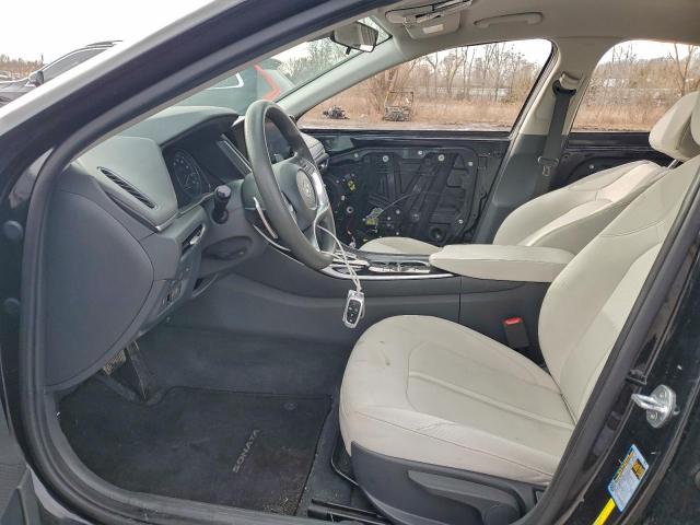 Hyundai SONATA Hybrid Image 12