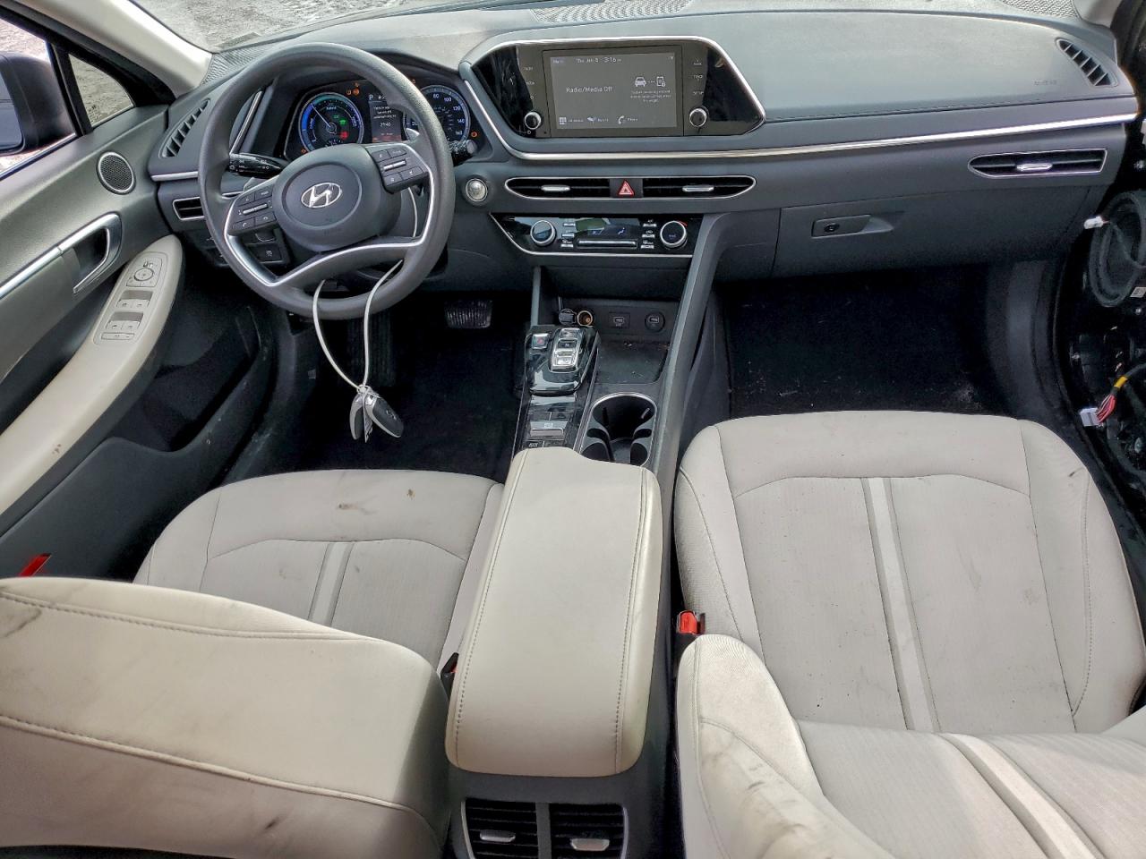 Hyundai SONATA Hybrid Image 9