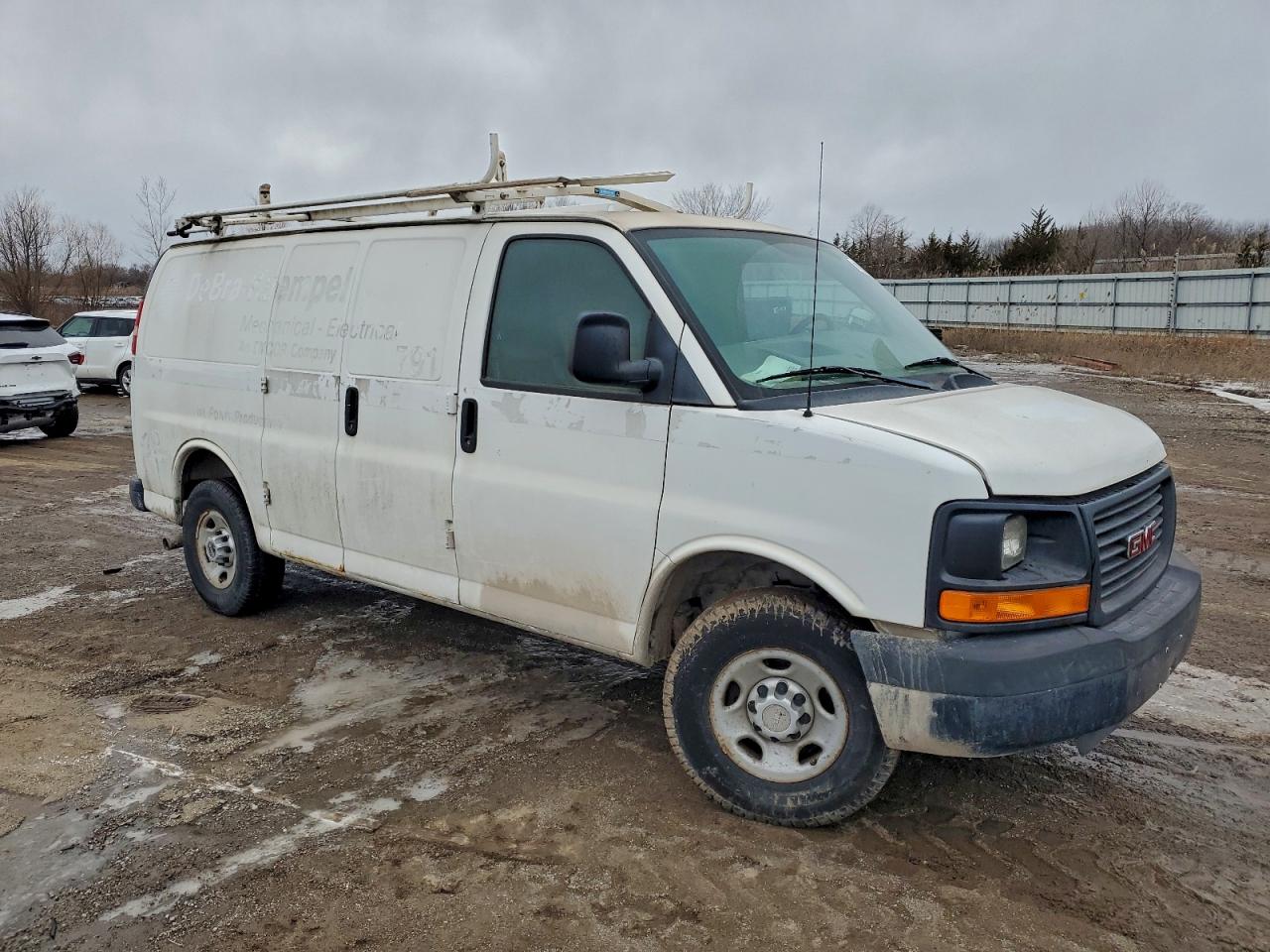 GMC Savana G3500 Image 2