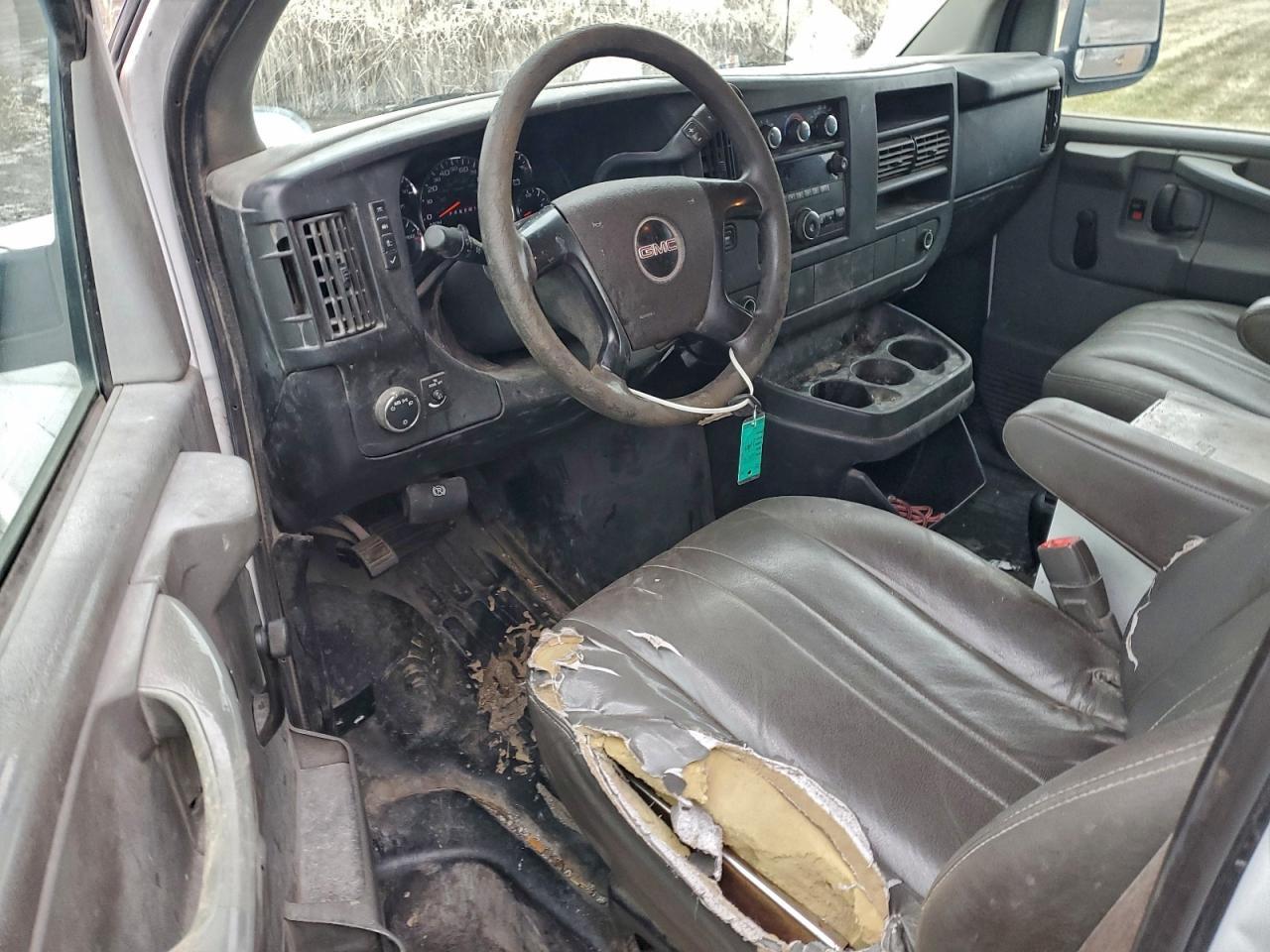 GMC Savana G3500 Image 5