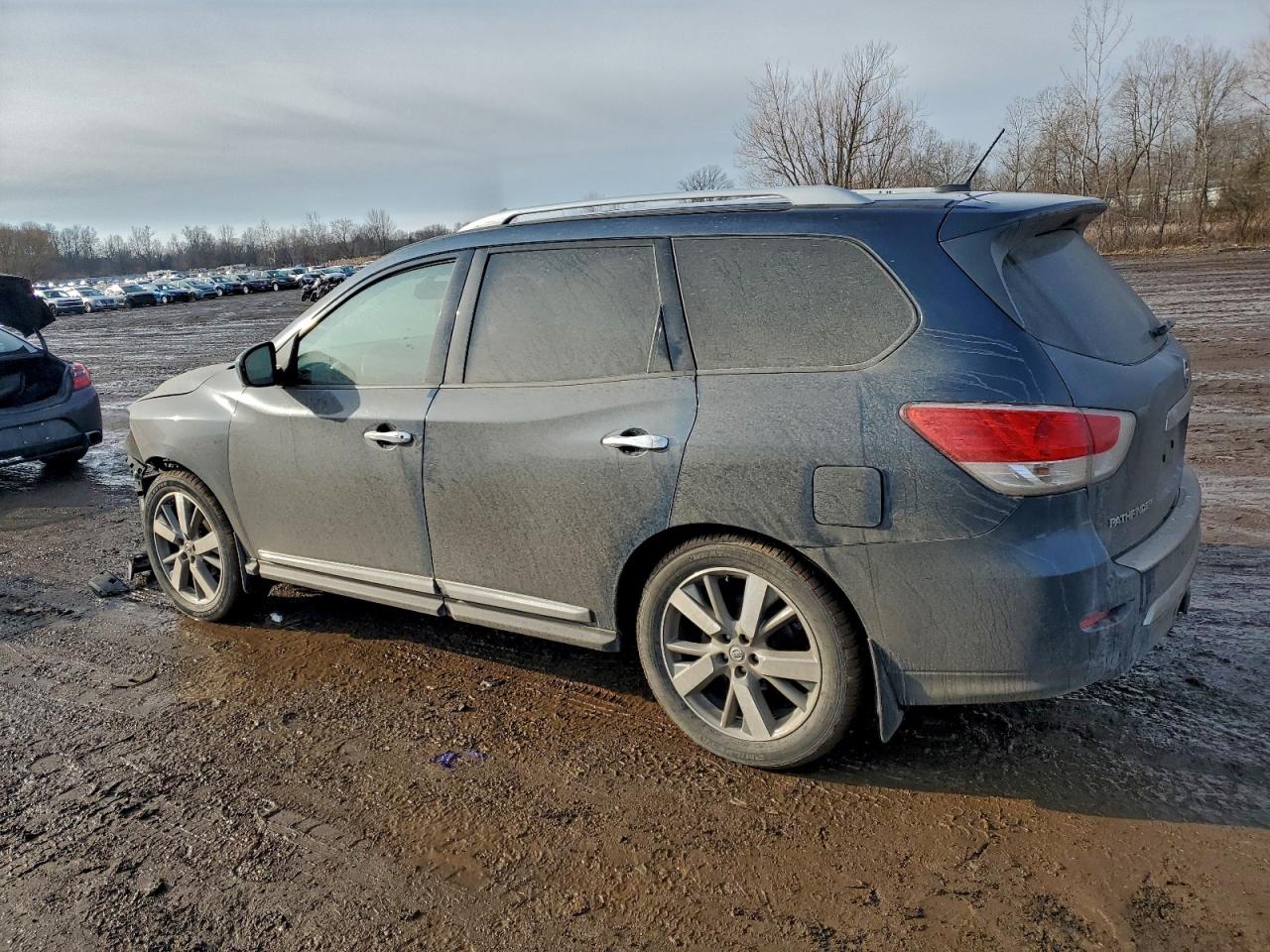 Nissan Pathfinder S Image 7