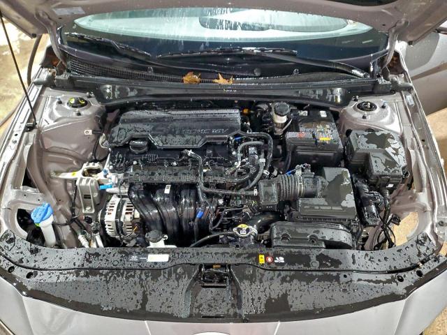 Hyundai ELANTRA Sel Image 12