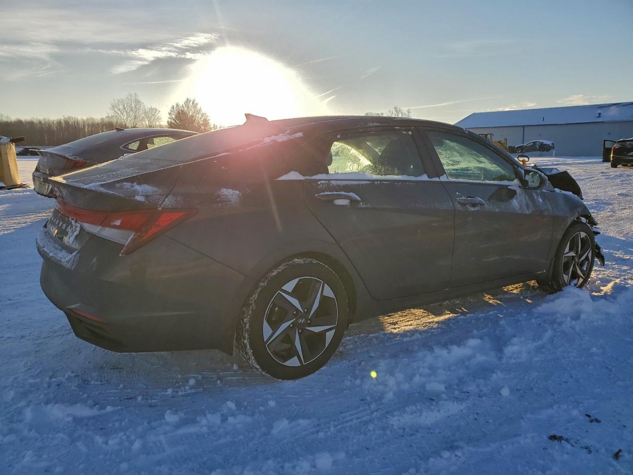 Hyundai ELANTRA Sel Image 2