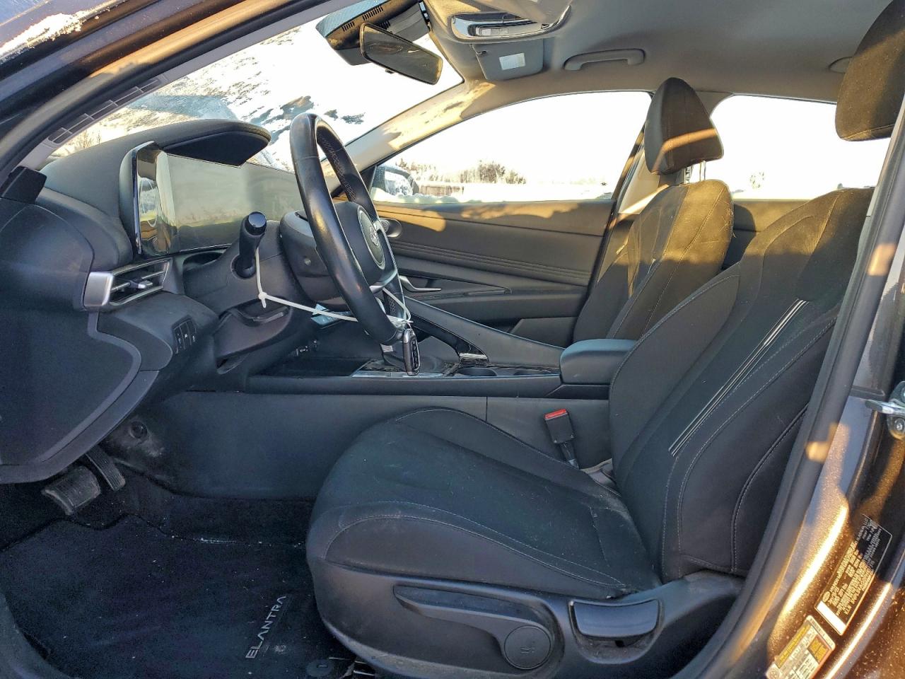 Hyundai ELANTRA Sel Image 12