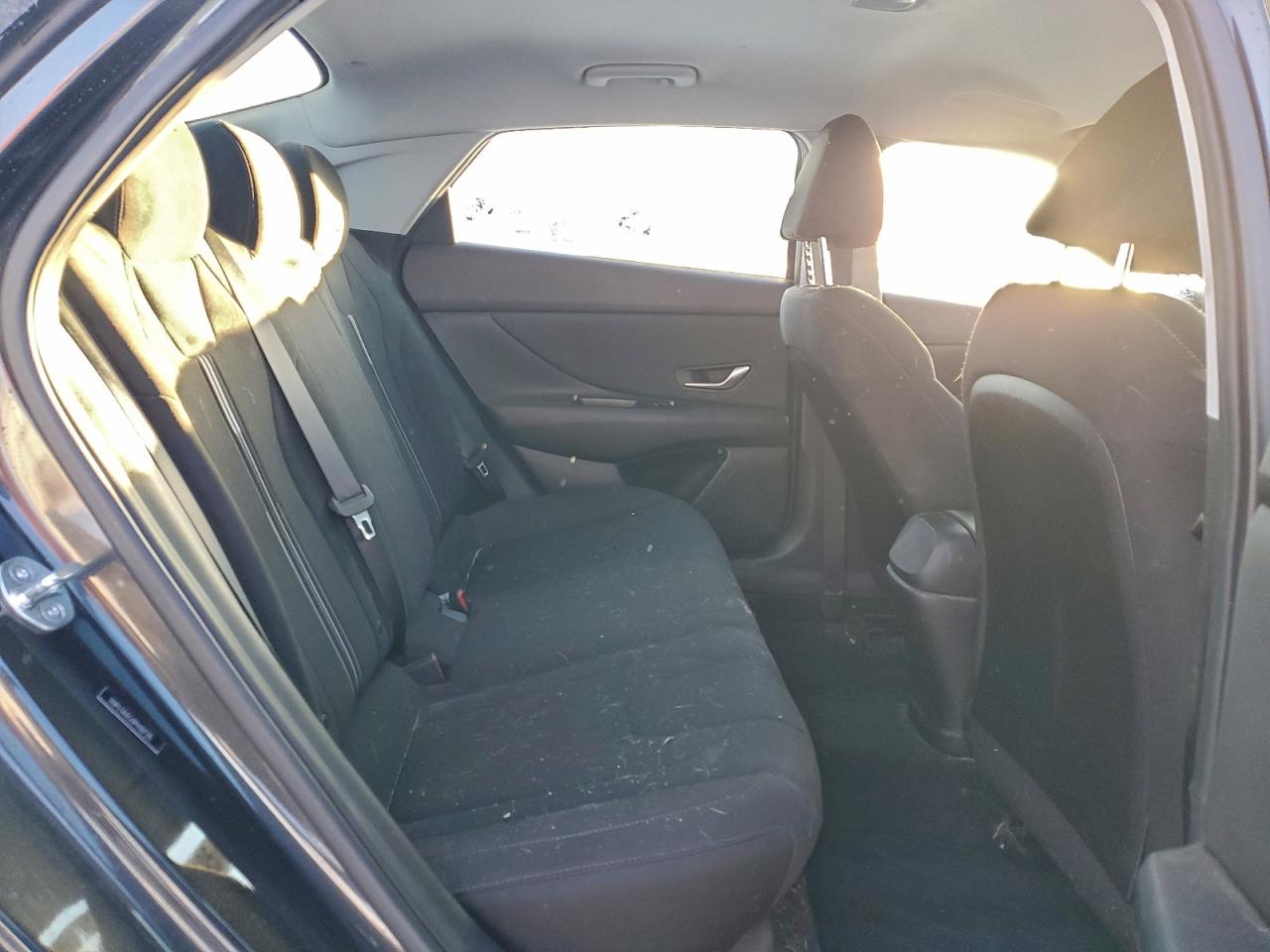 Hyundai ELANTRA Sel Image 9