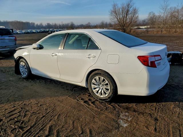 Toyota Camry L Image 5