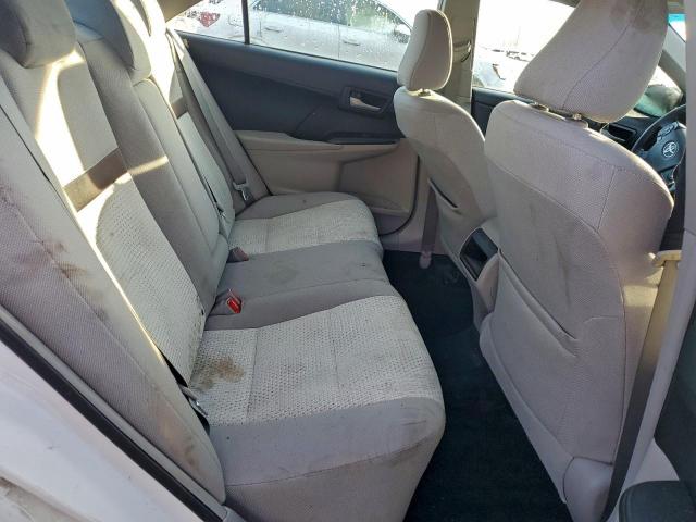 Toyota Camry L Image 4