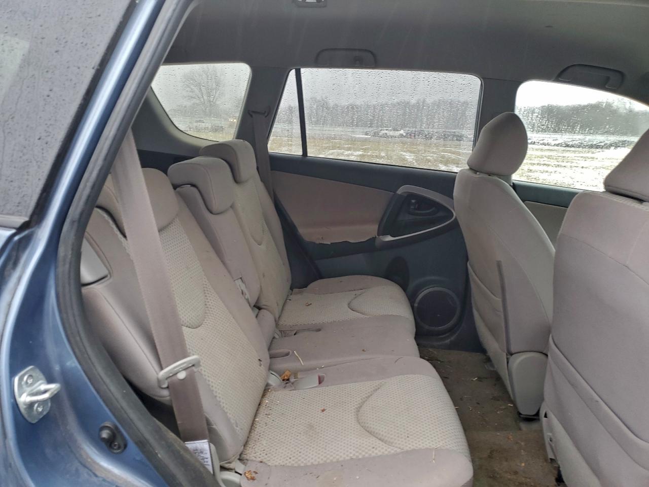 Toyota RAV4 Image 12