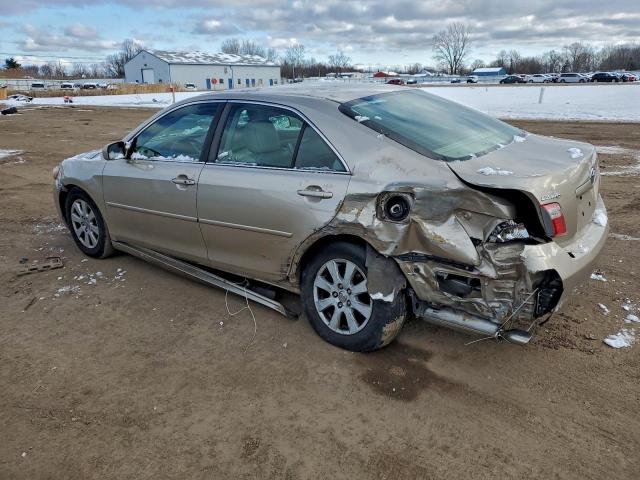 Toyota Camry Le Image 2