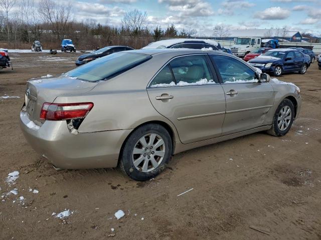 Toyota Camry Le Image 12