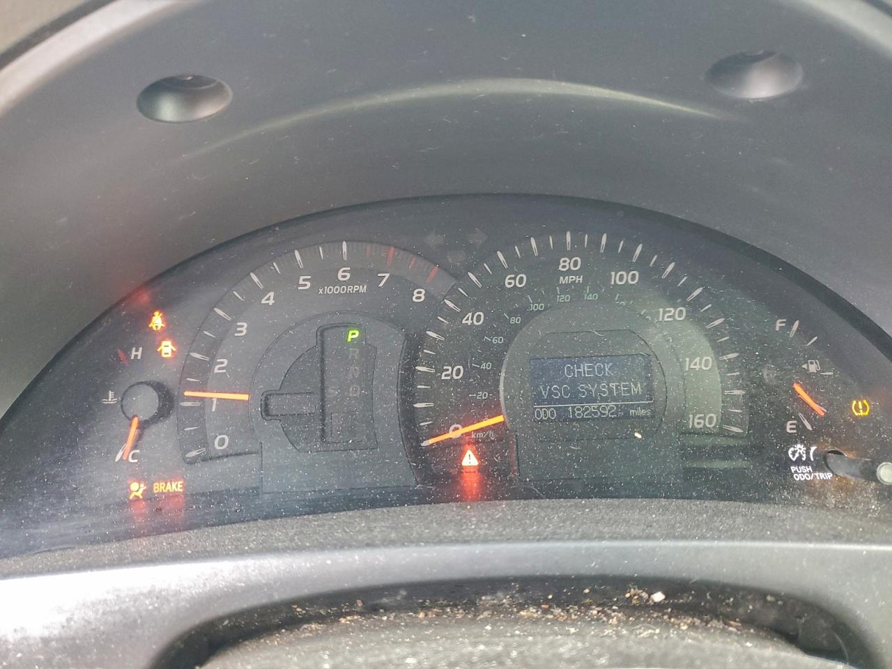 Toyota Camry Le Image 9