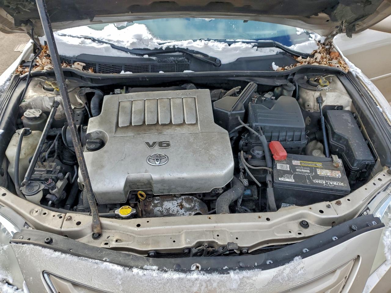 Toyota Camry Le Image 5