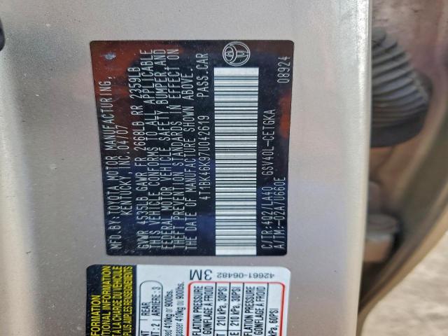 Toyota Camry Le Image 4