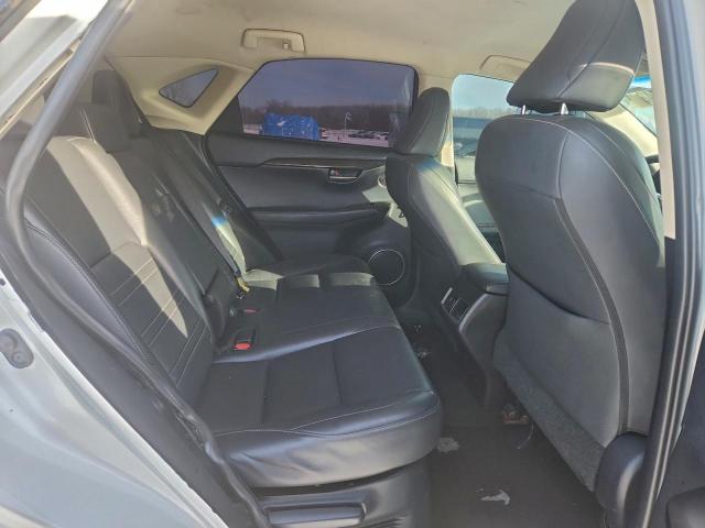 Lexus NX 200t Image 4